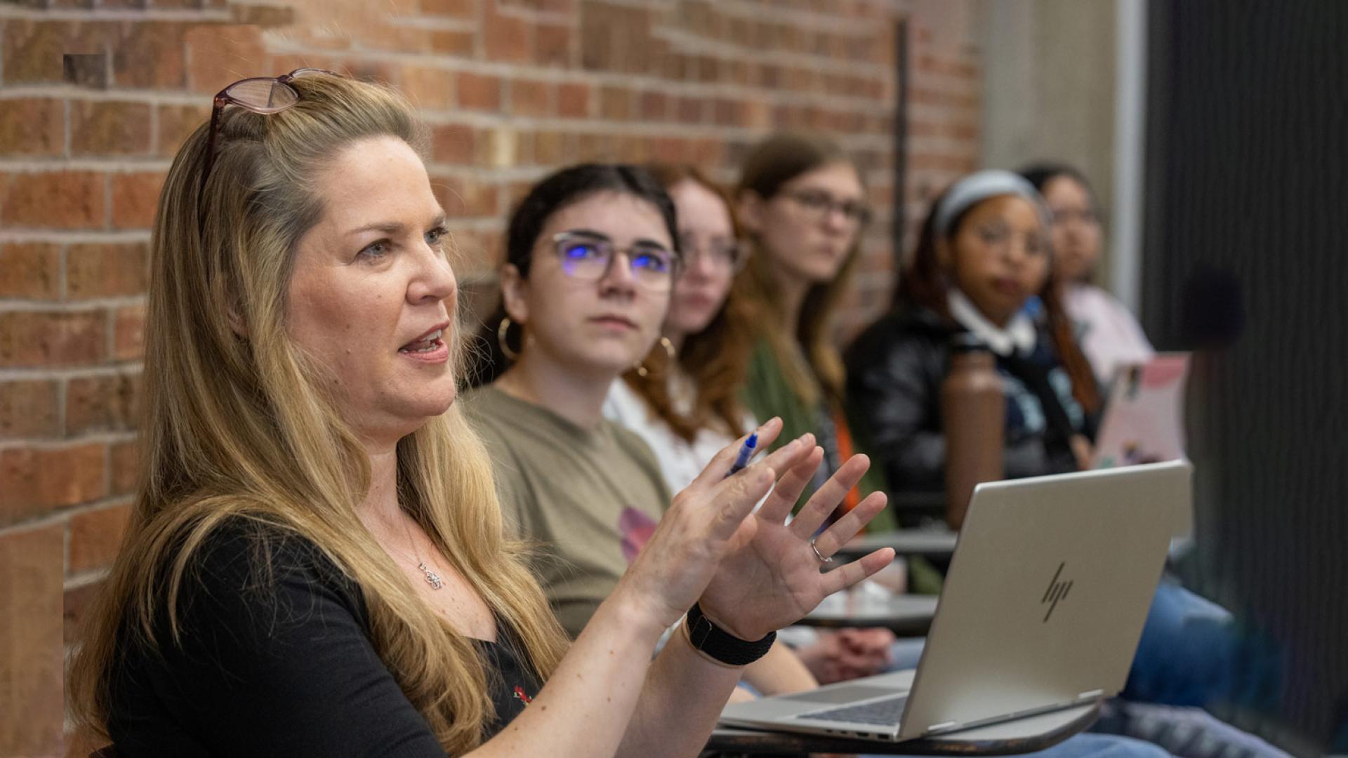 Political science class using High-Impact Learning model