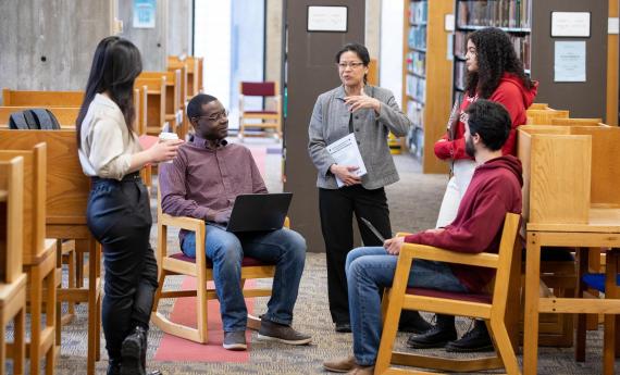 Suda Ishida and students, English and Communication Studies at Hamline
