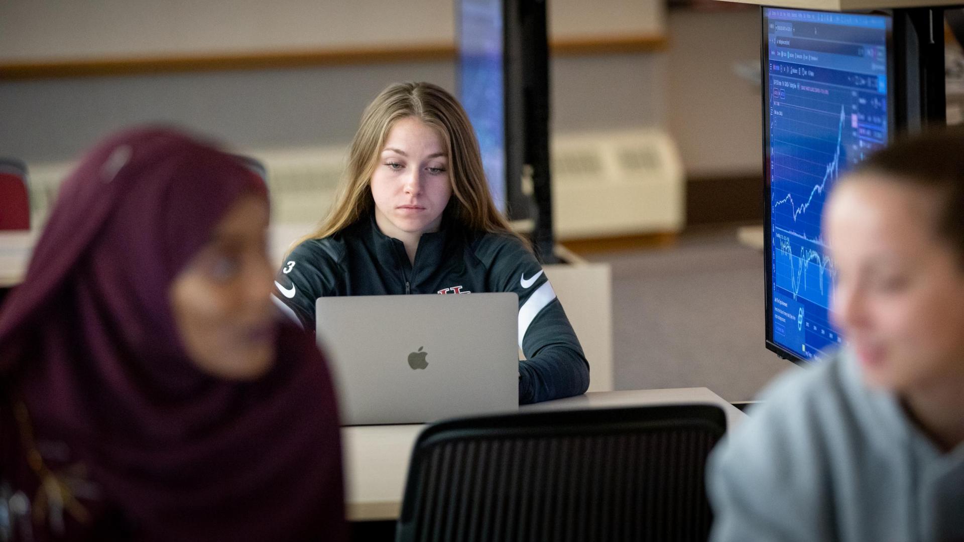 Student in Finance Lab